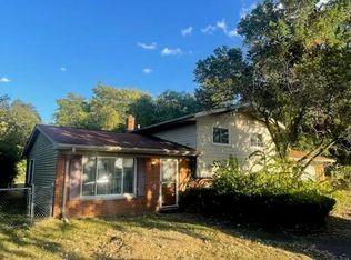 1550 La Salle Blvd, Highland, MI 48356