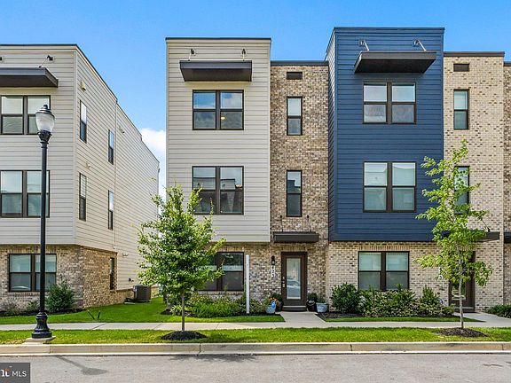 2nd image of 423 Carroll Walk Ave