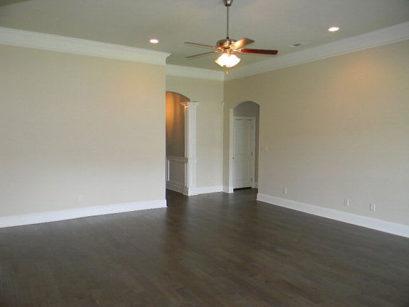 3rd image of 5410 Maycomb Ave