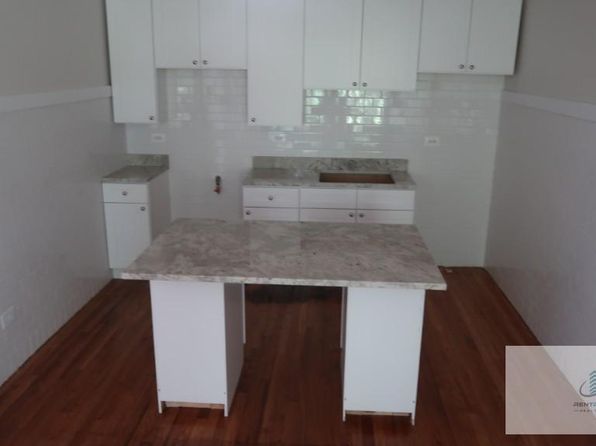 4300 N Pulaski Rd #4310-B6