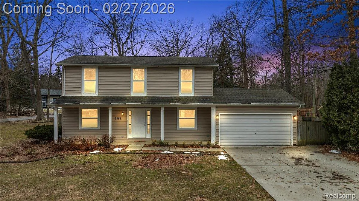 6885 Aeroview St photo 1