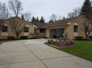 41099 Todd Ln, Novi, MI 48375