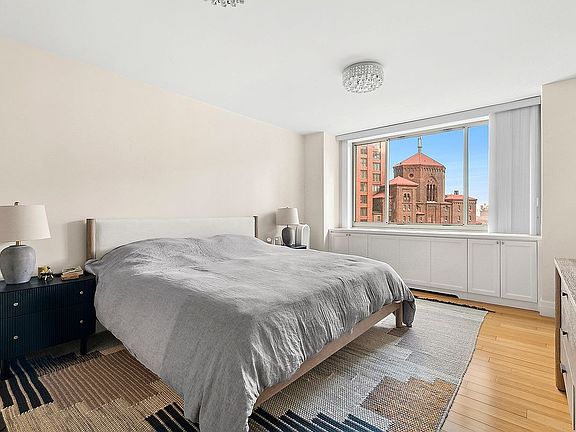 3rd image of 30 W 63rd St APT 15VW