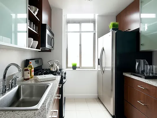 Rented by Cushman & Wakefield (Management) | media 15