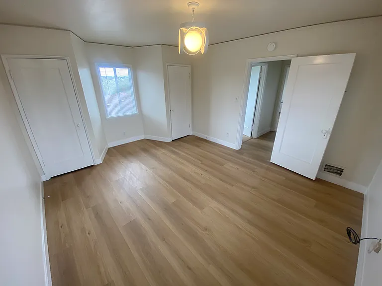 204 Haight Ave — Photo 15