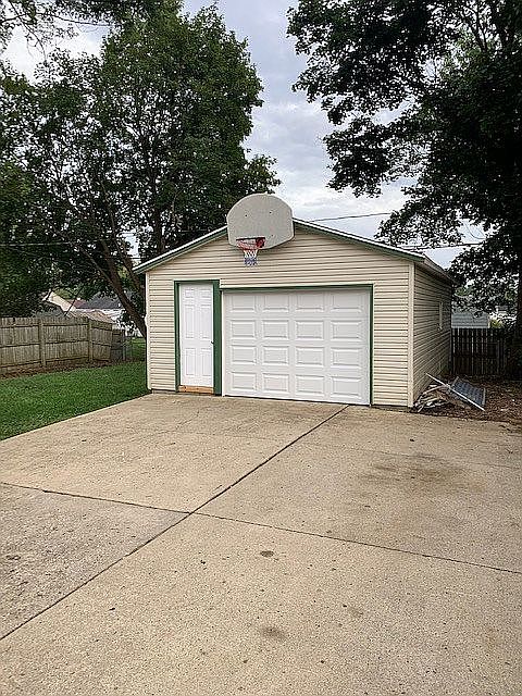 2nd image of 2351 Van Buren Ave