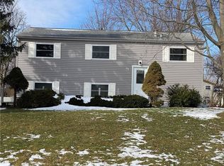 95 Wildflower Dr, Rochester, NY 14623