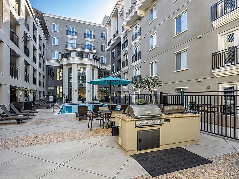 Caprielle Apartments — Photo 12