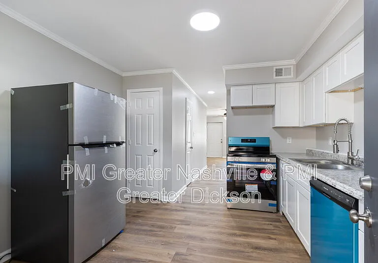 300 Spring St #8 — Photo 17