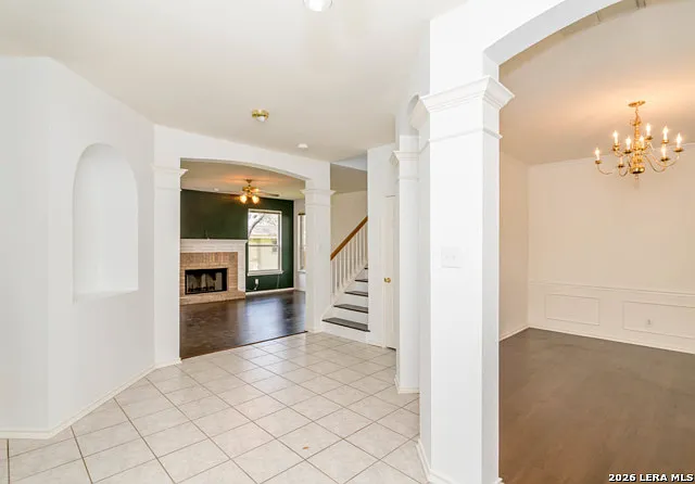 3 bed, 2.5 bath, 2307 sqft, $2,100 — Photo 4