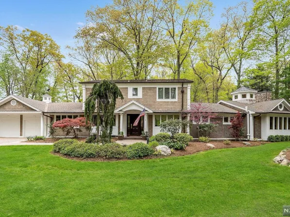 15 Cypress Peak Ln, Montvale, NJ 07645