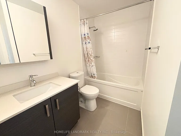 1 Uptown Dr #207 — Photo 33