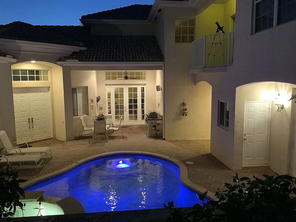 Courtyard.

