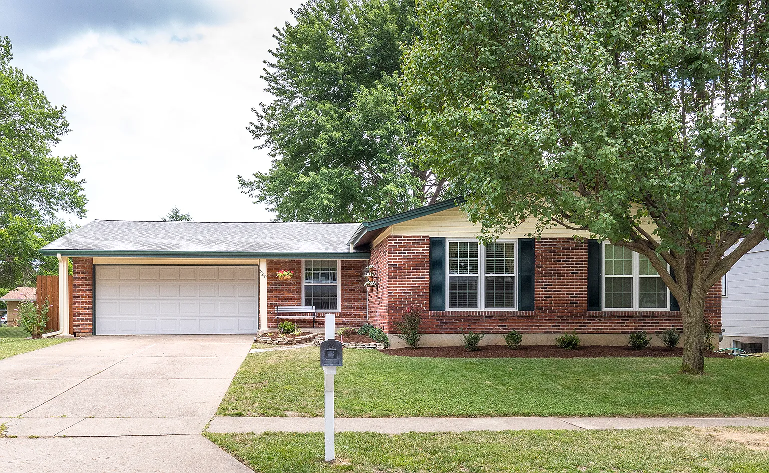 320 Aspen Village Dr photo 1