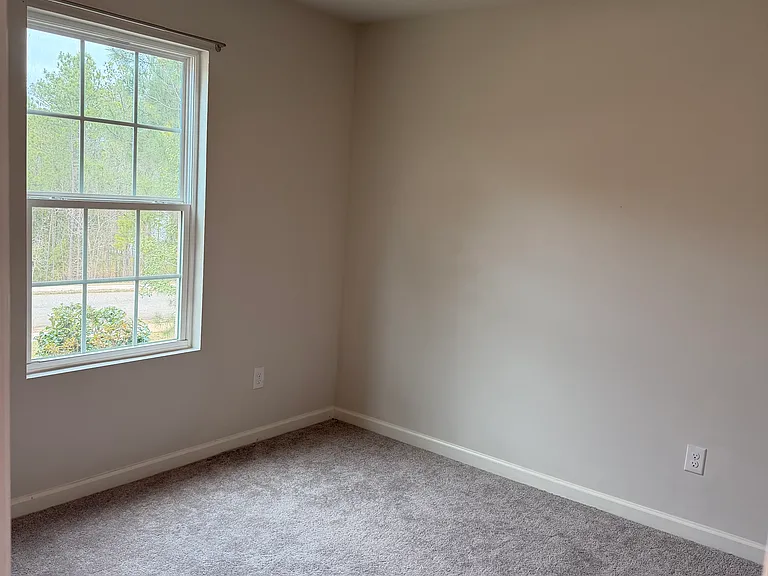 241 Hallie Ln — Photo 11