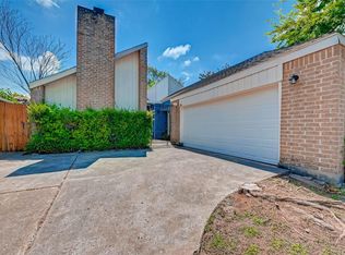 11035 Bellbrook Dr, Houston, TX 77096
