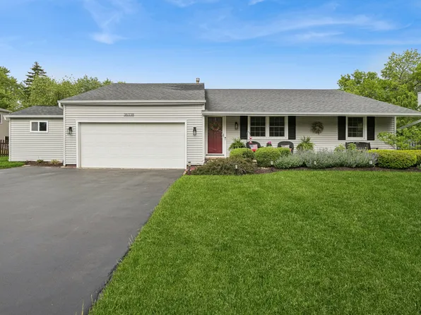 36338 N Douglas Ter, Gurnee, IL 60031