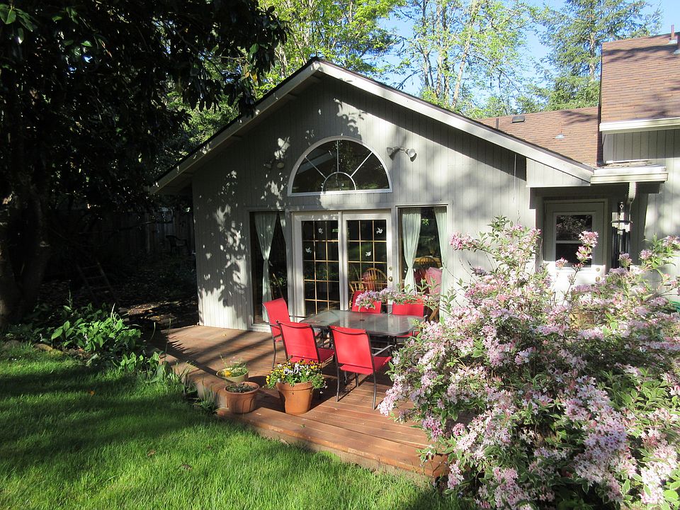 2nd image of 2985 Durbin St