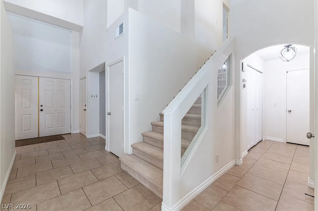 3 bed, 2.5 bath, 1866 sqft, $2,245 — Photo 3