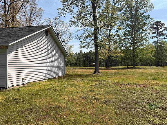 5th image of 450 Pinewood Rd