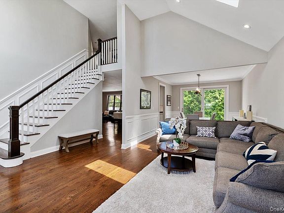 3rd image of 144 Cranberry Court
