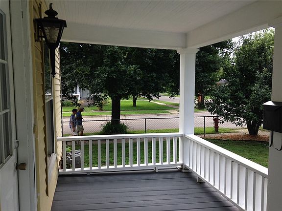 3rd image of 629-631 Smith Ave