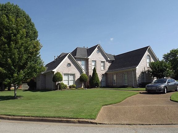 3rd image of 7694 Antigua Dr