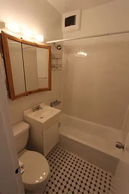 Rented by Robyn Lee, LREB | media 22