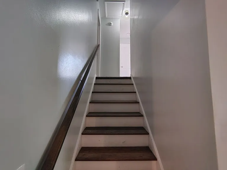 515 Farmview Dr — Photo 10