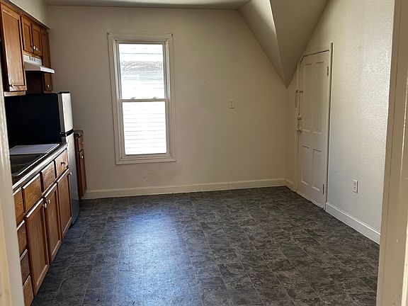 3rd image of 1634 Charles St #2