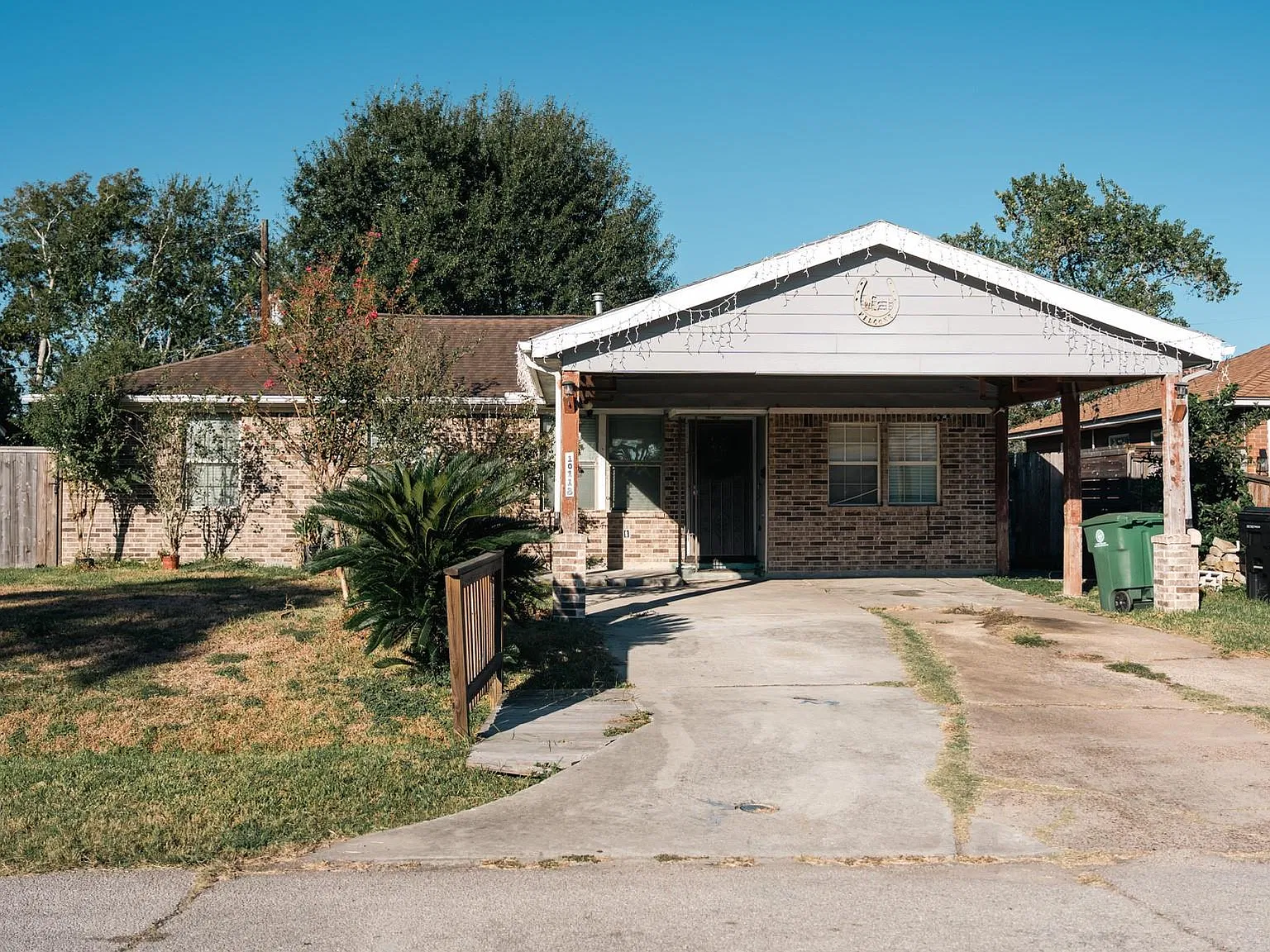 4 bed, 2.0 bath, 1240 sqft, $1,600 — Photo 1