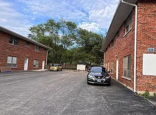 625 N Elmwood Dr APT 1, Aurora, IL 60506