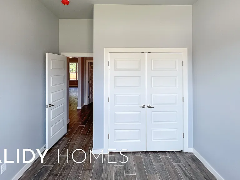 412 Remington Ave — Photo 4