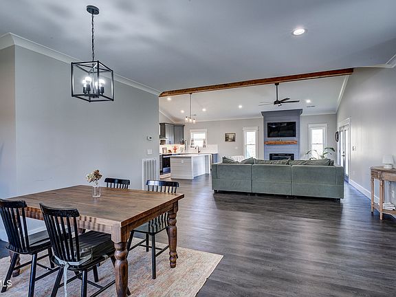 3rd image of 112 Hulse Rd