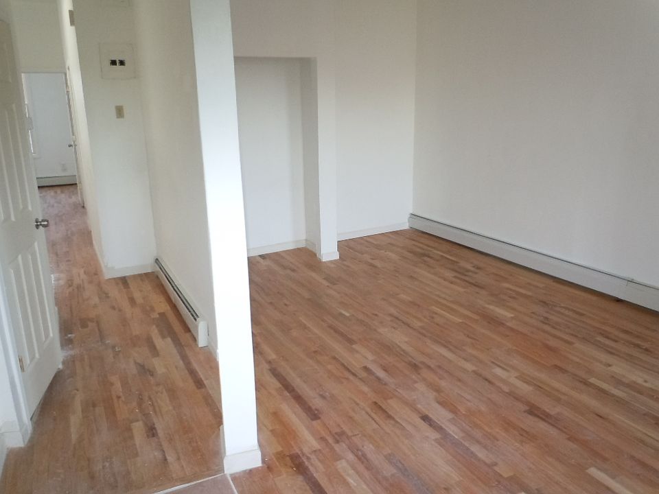 2nd image of 374 Montauk Ave