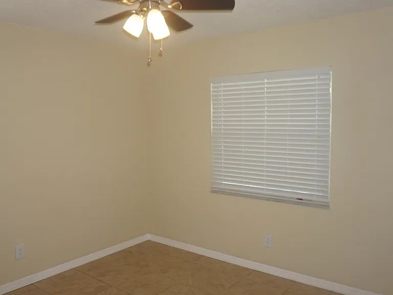 213 Foxwood Dr — Photo 12