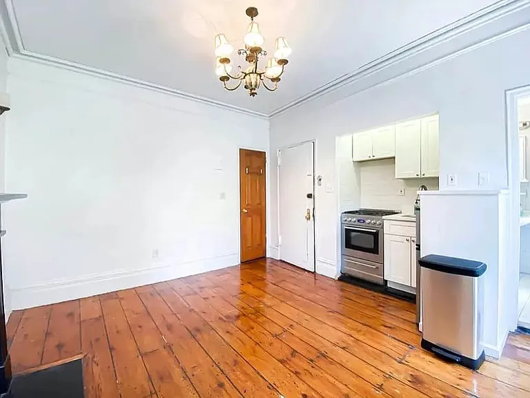 5 Gay St #4 — Photo 2