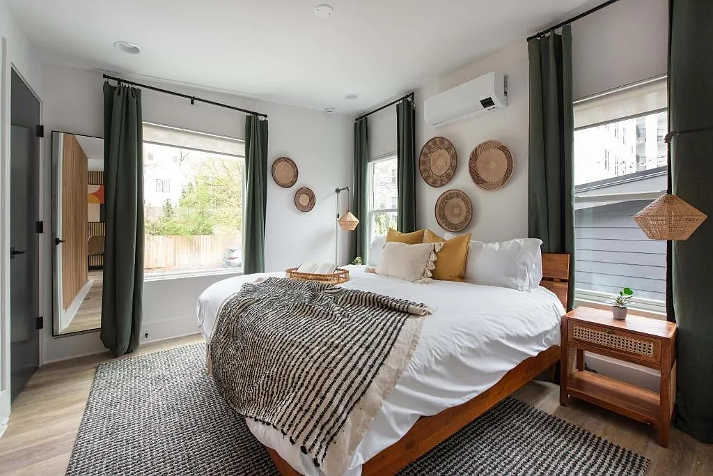 1 bed, 1.0 bath, 558 sqft, $3,000 — Photo 3