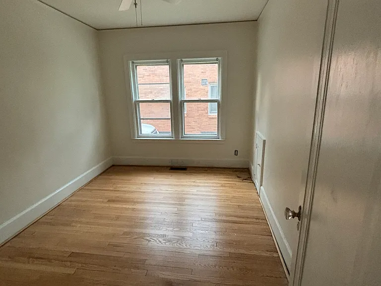 1402 Somerset Ave — Photo 8