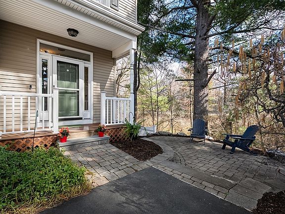 3rd image of 6 Pinewood Rd