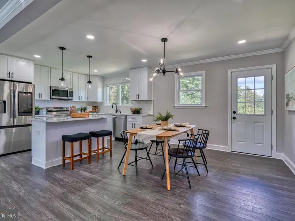 204 Chantrey Rd, Lutherville Timonium, MD 21093