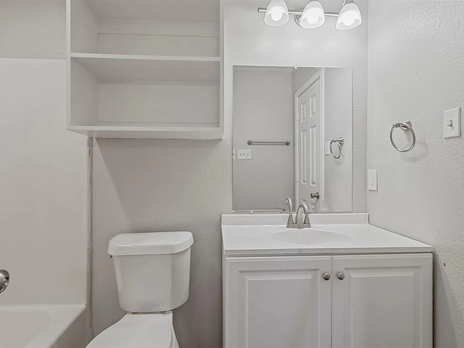 3 bed, 1108 sqft, $1,475 — Photo 2