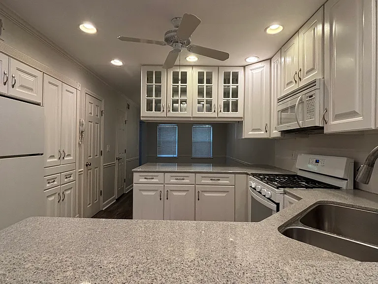 1146 Haven Brook Ln — Photo 5