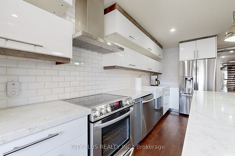 Toronto House for rent - 5 Bedrooms — photo 18