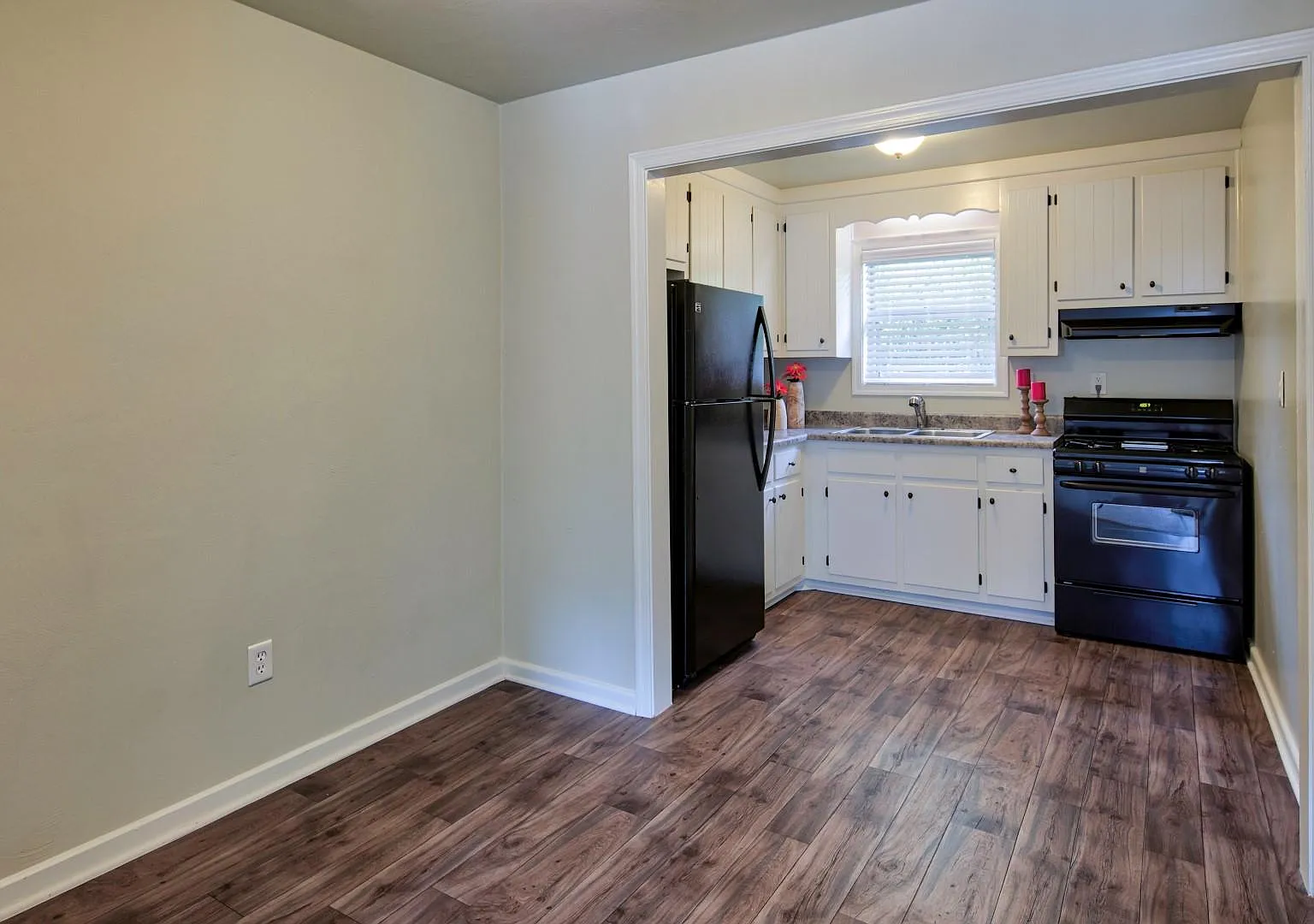 The Sterling Apartment Homes — Photo 2