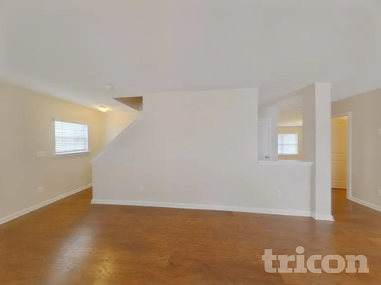 208 Willow Grove Way — Photo 3
