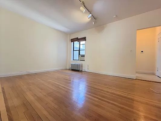 3rd image of 137 E 29th St #4AA