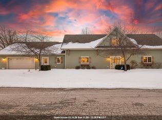 4882 S Bayshore Ln, Oconto, WI 54153