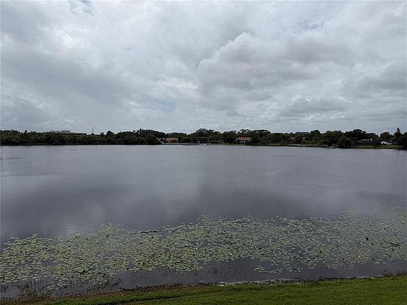 3rd image of 954 Lake Destiny Rd Unit G