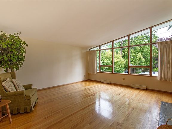 4th image of 10311 32nd Ave NE